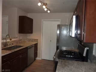 Photo #6: 2383849 Listing 