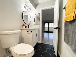 Photo #3: 2383860 Listing