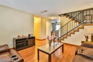 Photo #2: 2383872 Listing 