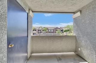 Photo #4: 2383877 Listing