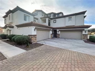 Photo #1: 2383886 Listing 