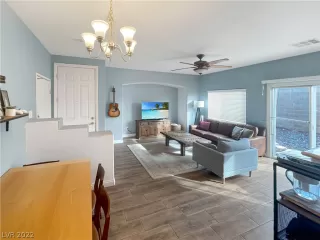 Photo #3: 2383886 Listing 