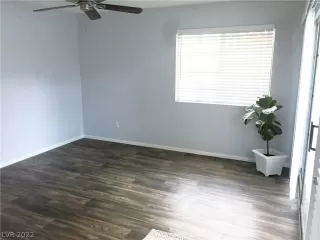 Photo #3: 2383896 Listing