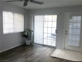 Photo #4: 2383896 Listing