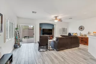 Photo #3: 2383900 Listing