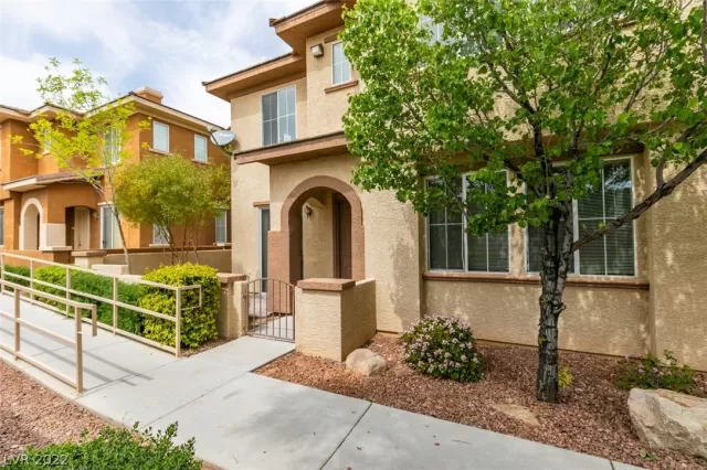 MLS: 2383903 Condo For Sale