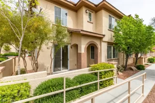 Photo #2: 2383903 Listing