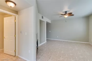 Photo #3: 2383903 Listing