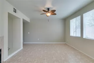 Photo #4: 2383903 Listing