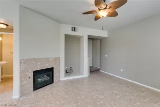 Photo #5: 2383903 Listing