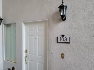 Photo #3: 2383907 Listing