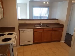 Photo #2: 2383908 Listing