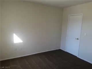 Photo #3: 2383908 Listing