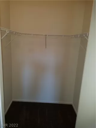 Photo #6: 2383908 Listing