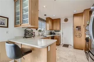 Photo #2: 2383910 Listing