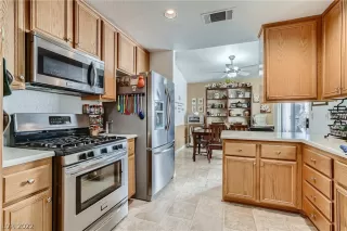 Photo #3: 2383910 Listing