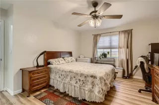 Photo #4: 2383910 Listing