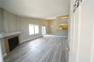 Photo #4: 2383916 Listing 