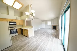 Photo #6: 2383916 Listing 