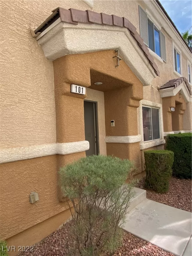 MLS: 2383931 Condo For Sale