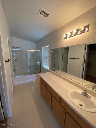 Photo #4: 2383931 Listing 