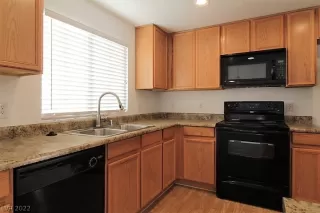 Photo #5: 2383949 Listing 