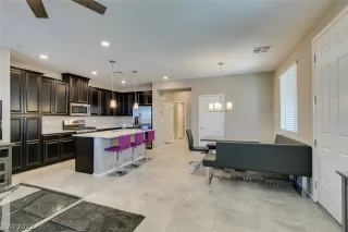 Photo #5: 2383957 Listing 