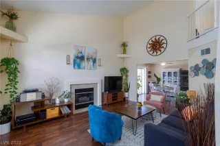 Photo #4: 2384020 Listing 