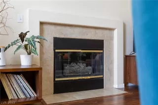 Photo #5: 2384020 Listing 