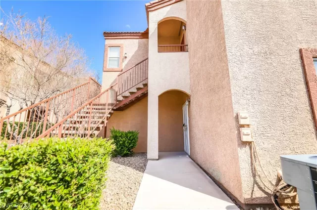 MLS: 2384026 Condo For Sale