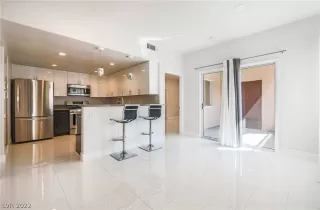 Photo #6: 2384026 Listing