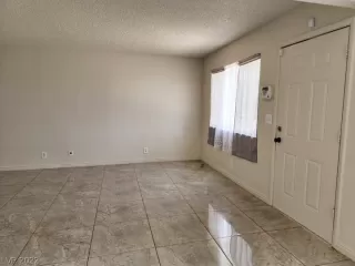 Photo #2: 2384047 Listing