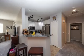 Photo #4: 2384060 Listing 