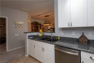 Photo #6: 2384060 Listing 