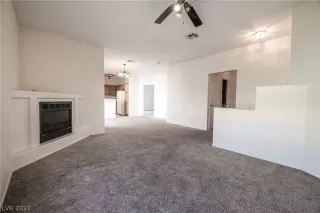 Photo #4: 2384061 Listing