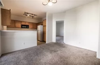Photo #6: 2384061 Listing