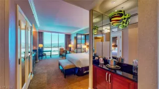 Photo #3: 2384090 Listing