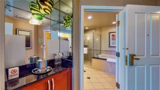 Photo #6: 2384090 Listing