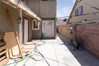 Photo #2: 2384102 Listing