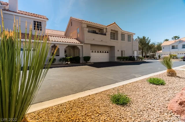 MLS: 2384114 Condo For Sale