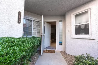 Photo #4: 2384114 Listing