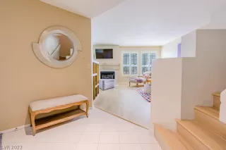 Photo #5: 2384114 Listing