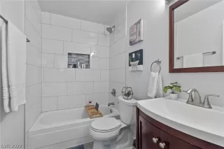 Photo #5: 2384119 Listing