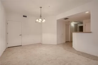 Photo #5: 2384134 Listing 