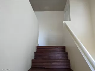 Photo #5: 2384144 Listing 