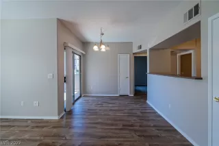 Photo #5: 2384170 Listing