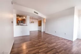 Photo #6: 2384180 Listing 