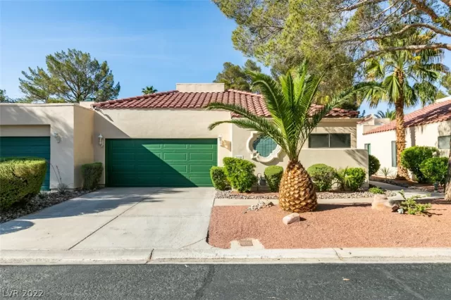 MLS: 2384186 Condo For Sale