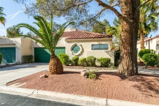 Photo #2: 2384186 Listing