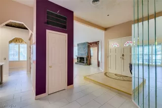 Photo #5: 2384186 Listing